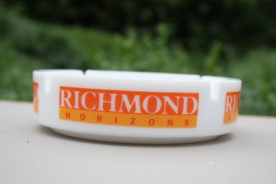 Vintage asbak Richmond sigaretten